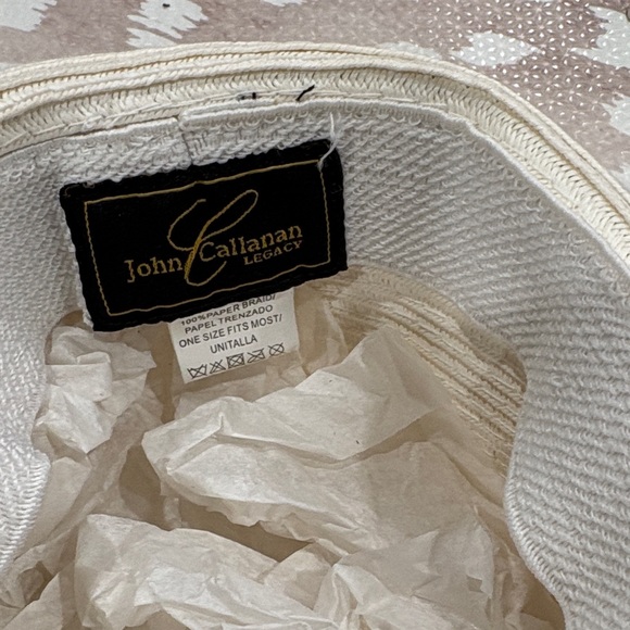 Elegant Black and Cream Fedora Hat Set - Picture 7 of 8